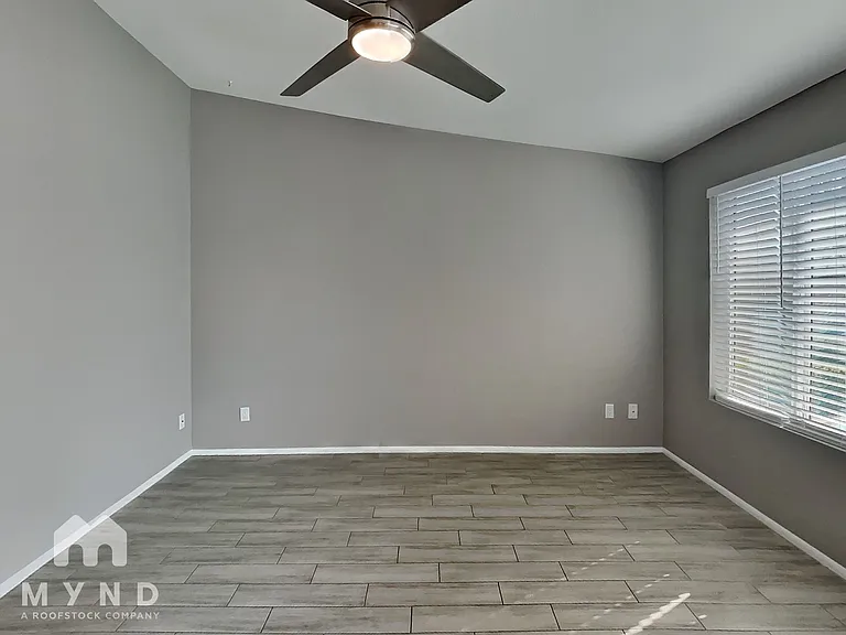 1014 W Malibu Dr — Photo 5