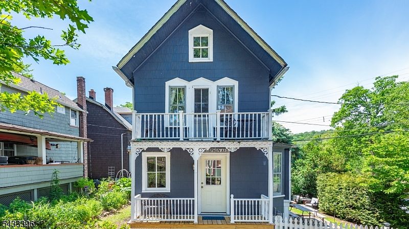 1st image of 24 Simpson Ave