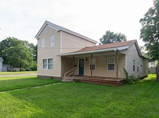 700 8th St, Three Rivers, MI 49093