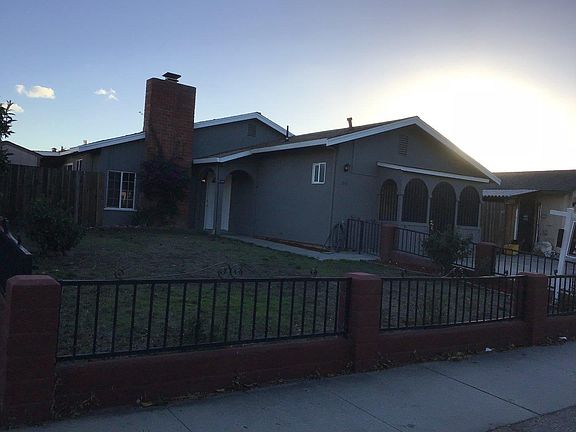4th image of 610 Hellyer Ave