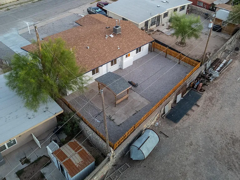513 Gilmore Way — Photo 28