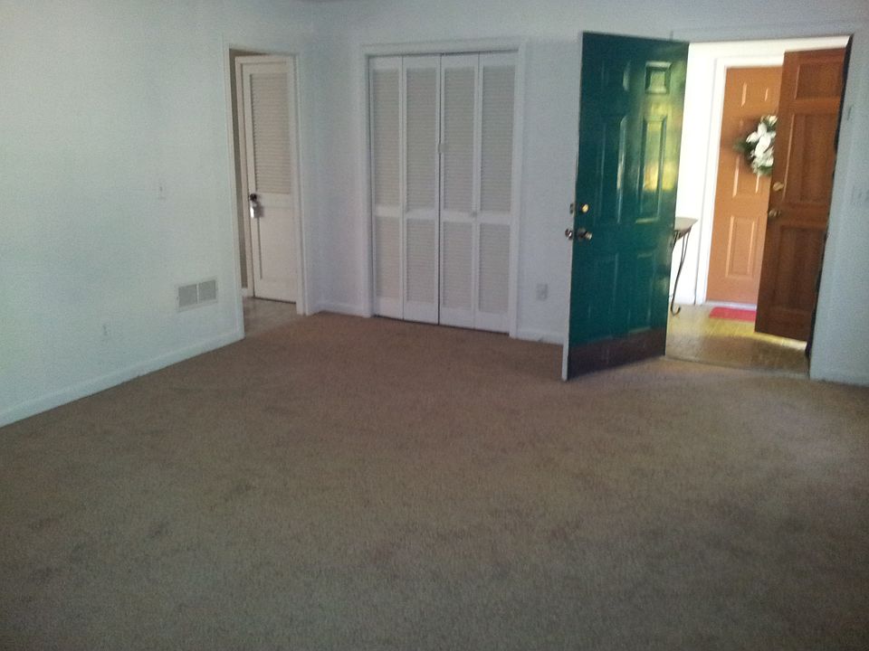 2nd image of 5493 Bishops Cir