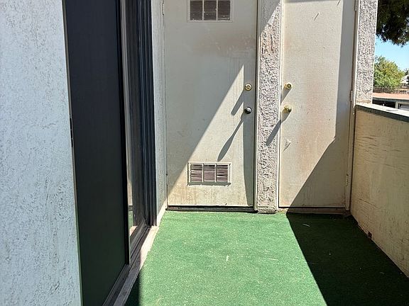 2nd image of 44430 15th St E APT 3