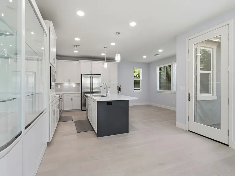 4013 Bothrin St — Photo 9