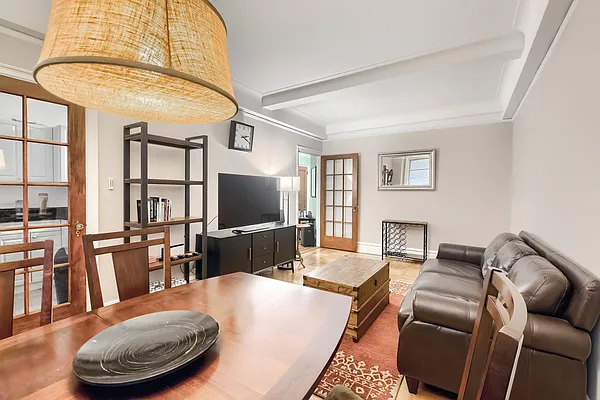 Sold by LARSEN REALTY LLC | media 27