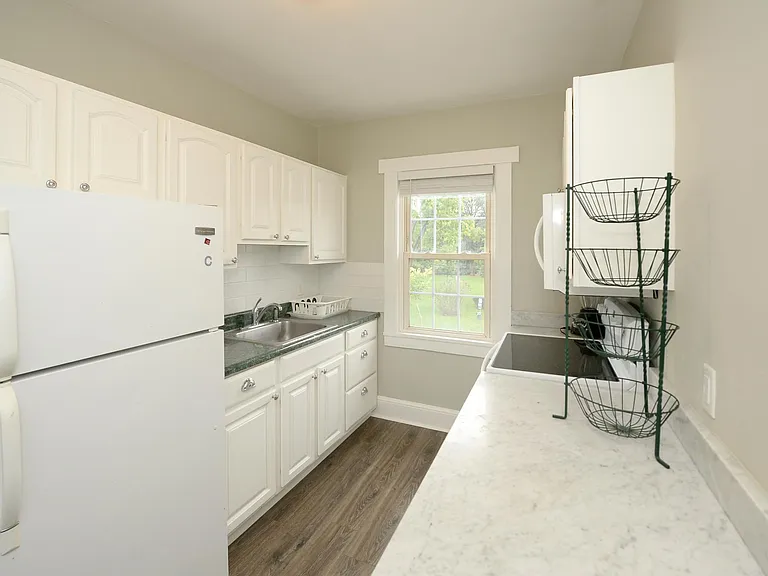 190 Rock Rd #2B — Photo 6