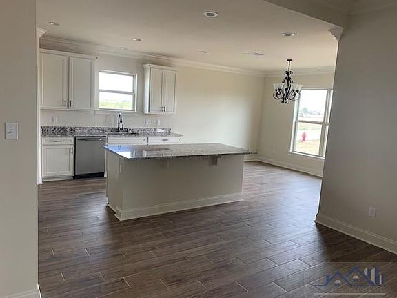 2nd image of 162 Kings Wood Ave