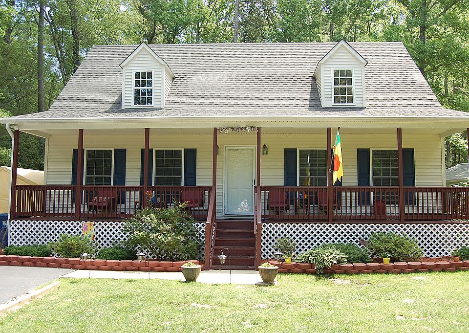 1st image of 266 Lake Dr