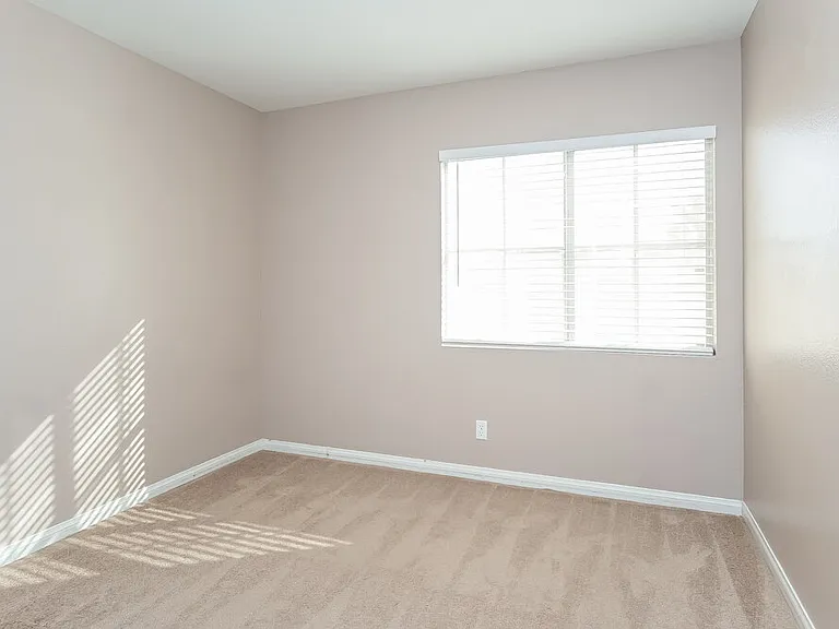 271 Bluefield Ln — Photo 15
