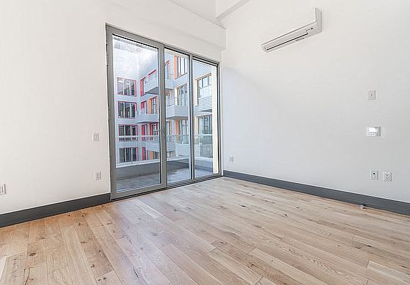 4th image of 10 Montieth St #672
