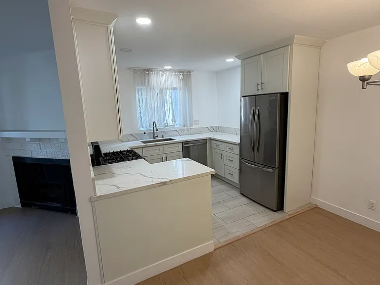 1341 Berkeley St #4 — Photo 9