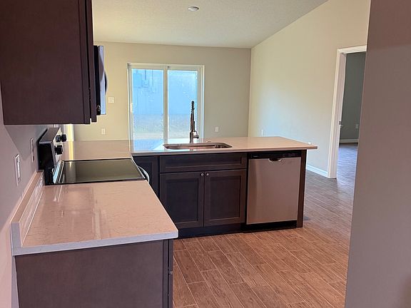 4th image of 1101 San Filippo Dr SE