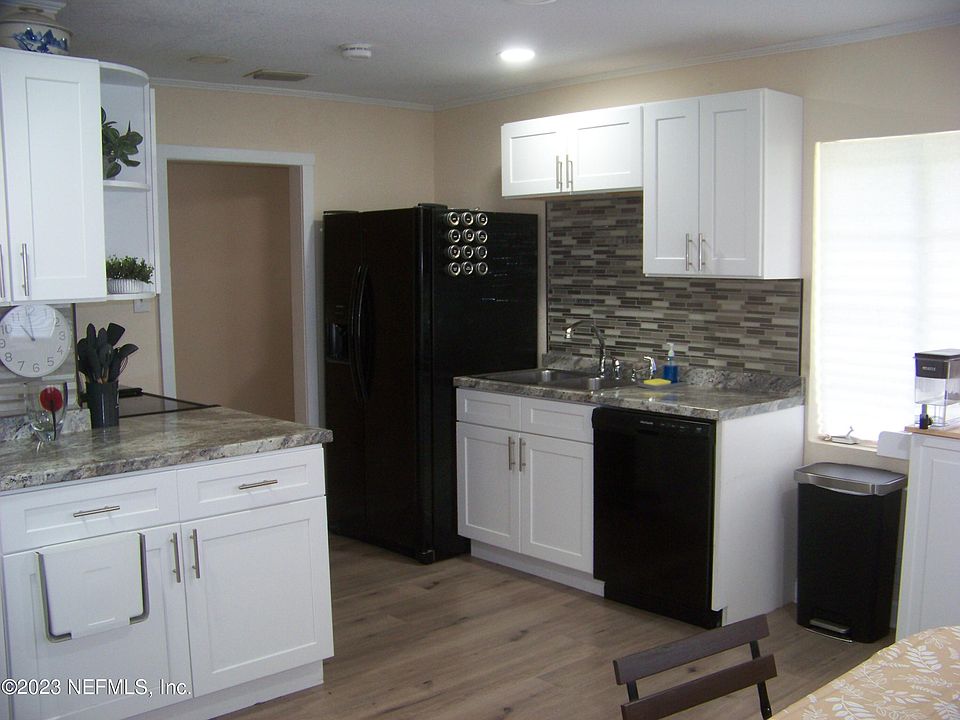 1st image of 209 ST JOHNS Avenue