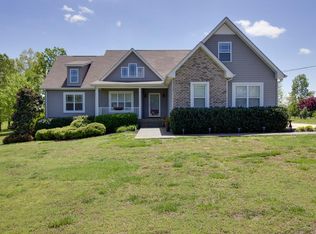 504 Fawn Ct, Burns, TN 37029