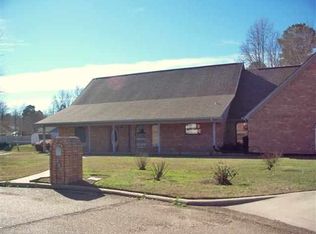 300 Whippoorwill Ln, Wake Village, TX 75501