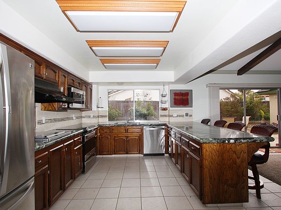 4th image of 4424 Burlington Dr