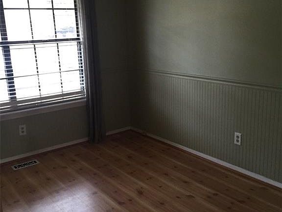 5th image of 2441 N Hampton Ct