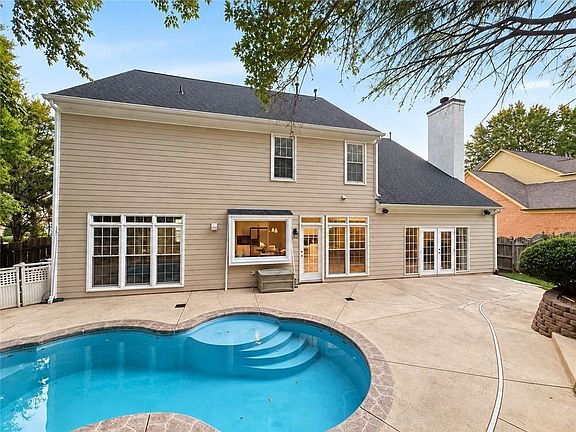 3rd image of 105 Smithdun Ln