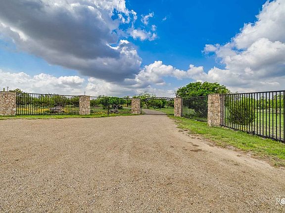 2nd image of 2799 Ridge Ln