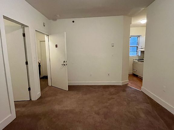 3rd image of 330-2 S Juniper St #1D