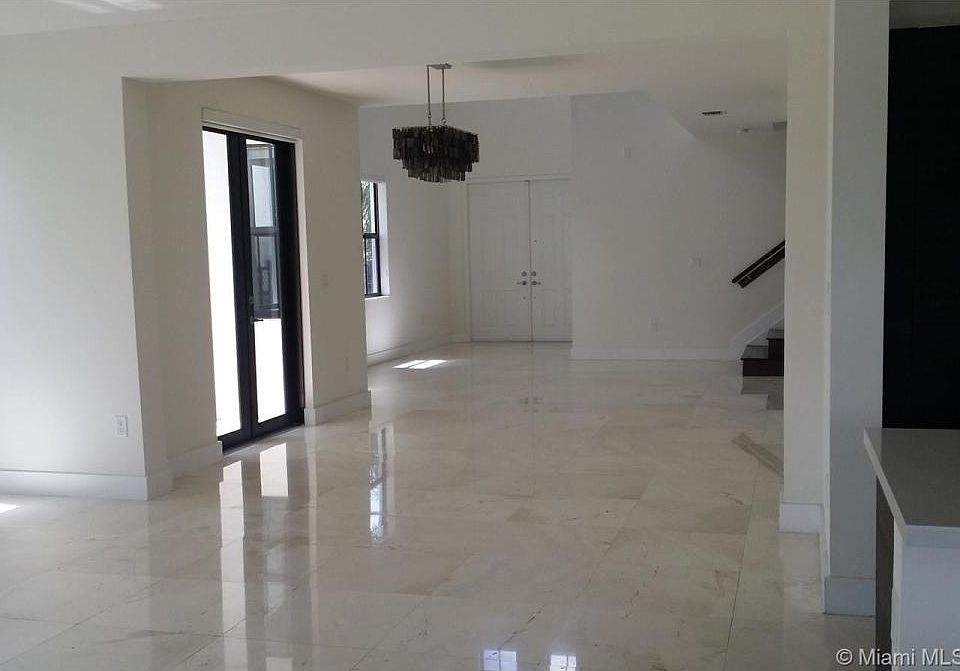 1st image of 10445 NW 69th Ter