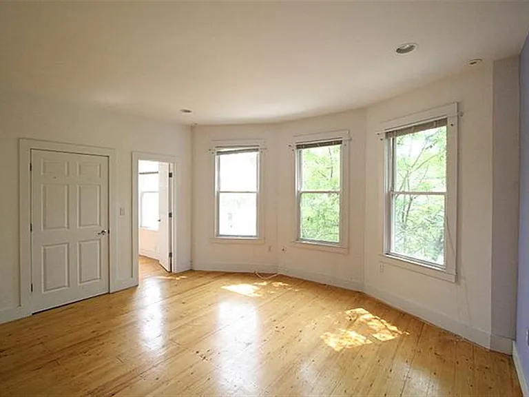 363 Columbia St #2 — Photo 11