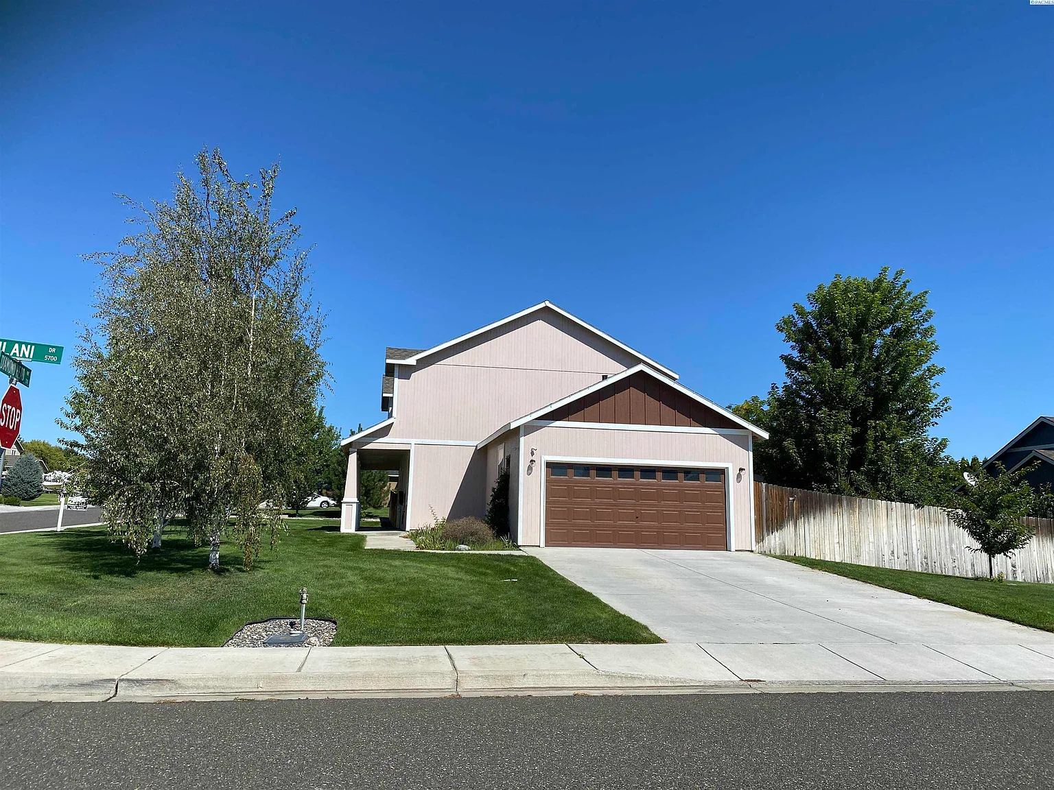 3 bed, 2.5 bath, 2050 sqft, $2,600 — Photo 3