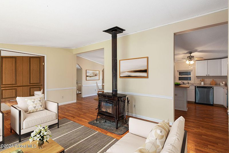 5th image of 449 Knox Road