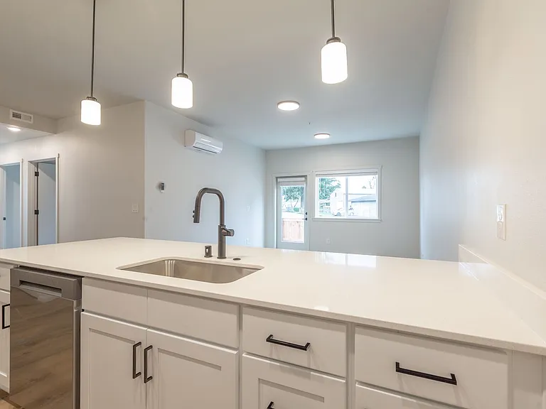 4202 NE Morrow Rd — Photo 37