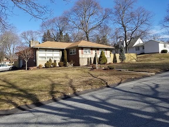 3rd image of 26 Fernbrook Dr #A-k