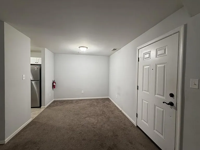 2805 Auburn Ct — Photo 1