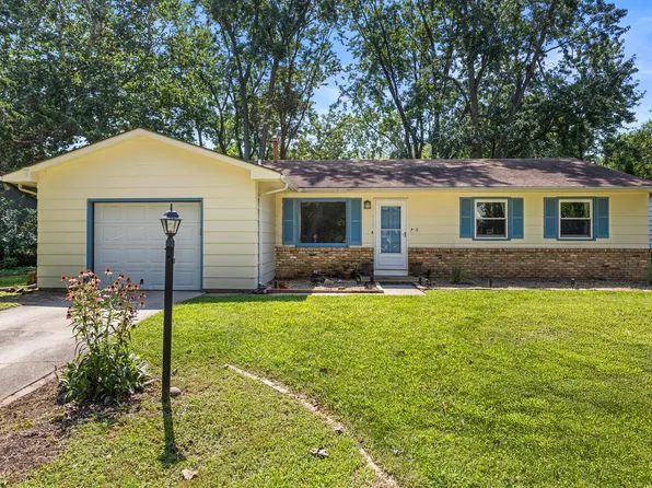 2305 Glenoak Dr, Champaign, IL 61821