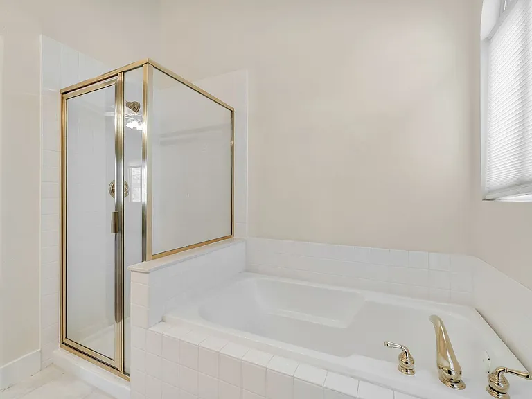 1299 Echo Creek St — Photo 17