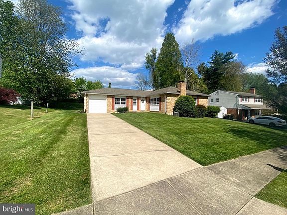 2nd image of 31 Decker Dr