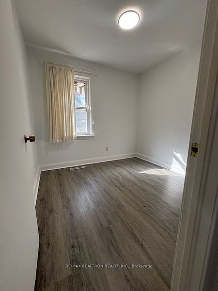 Toronto House for rent - 4 Bedrooms — photo 13