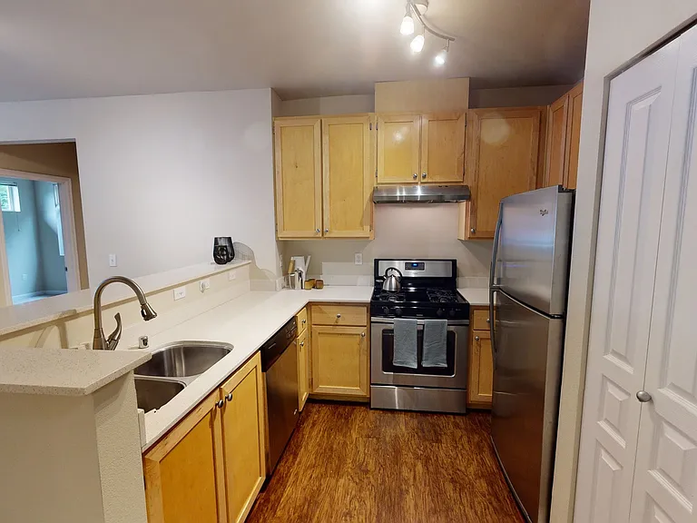 The Hawthorne Apartments — Photo 72