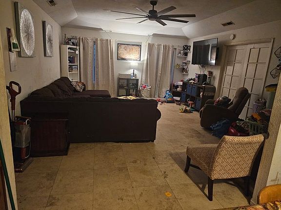 5th image of 19581 Claremont Rd