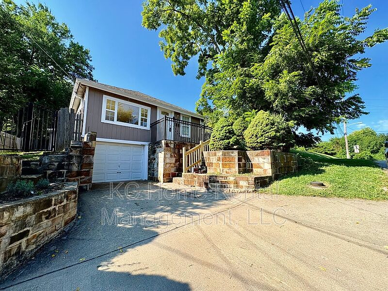 1st image of 2817 W 41st Ave