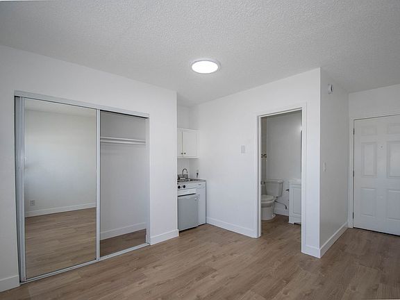 4th image of 5321-25 Agnes Ave #25-08