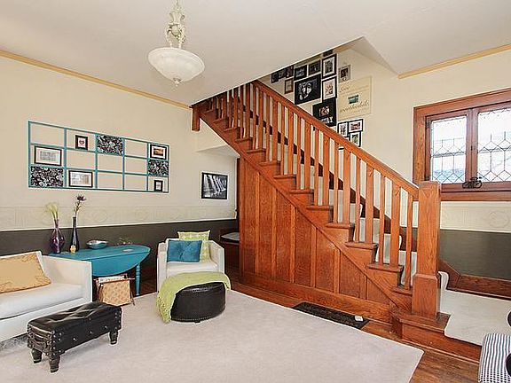 Front room/ entry