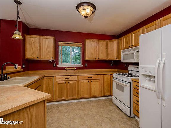 5th image of 1584 N Williwaw Way