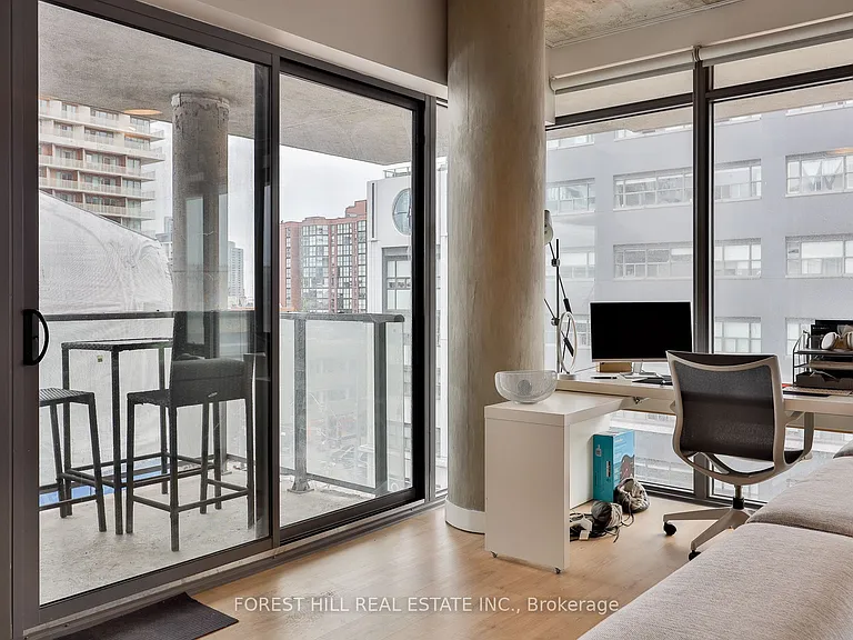95 Bathurst St #522 — Photo 21