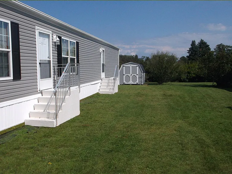 Colonial Heights — Photo 19