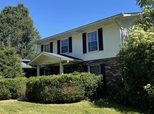10243 Dodge Ln, Louisville, KY 40272