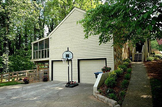 1st image of 4355 Kings Way NE