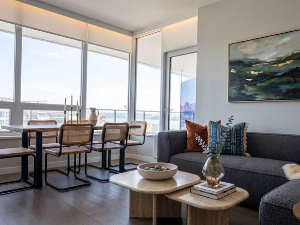 118 Carrie Cates Ct #18, North Vancouver, BC V7M 0G6