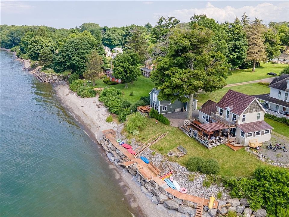 1st image of 9686 Beachwood Park Dr