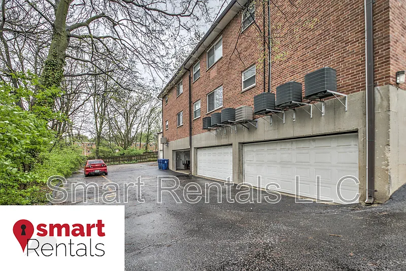 Studio, 1.0 bath, 600 sqft, $949 — Photo 2