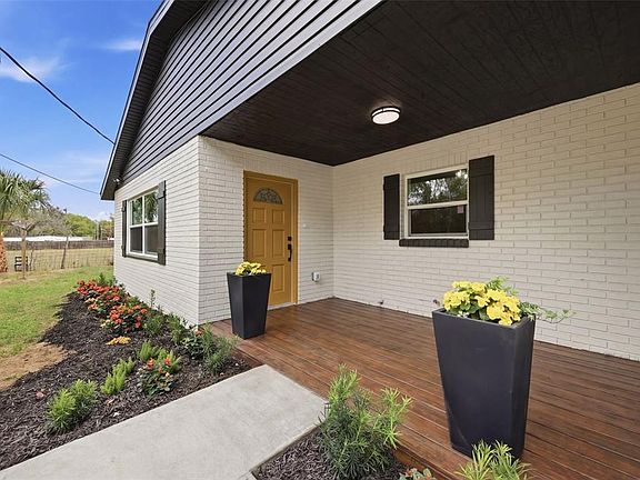 2nd image of 2711 Washington Rd