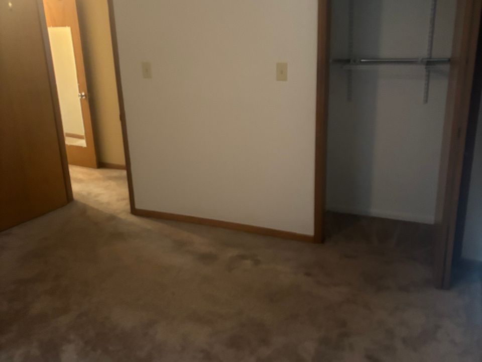 1st image of 412 W Elm St